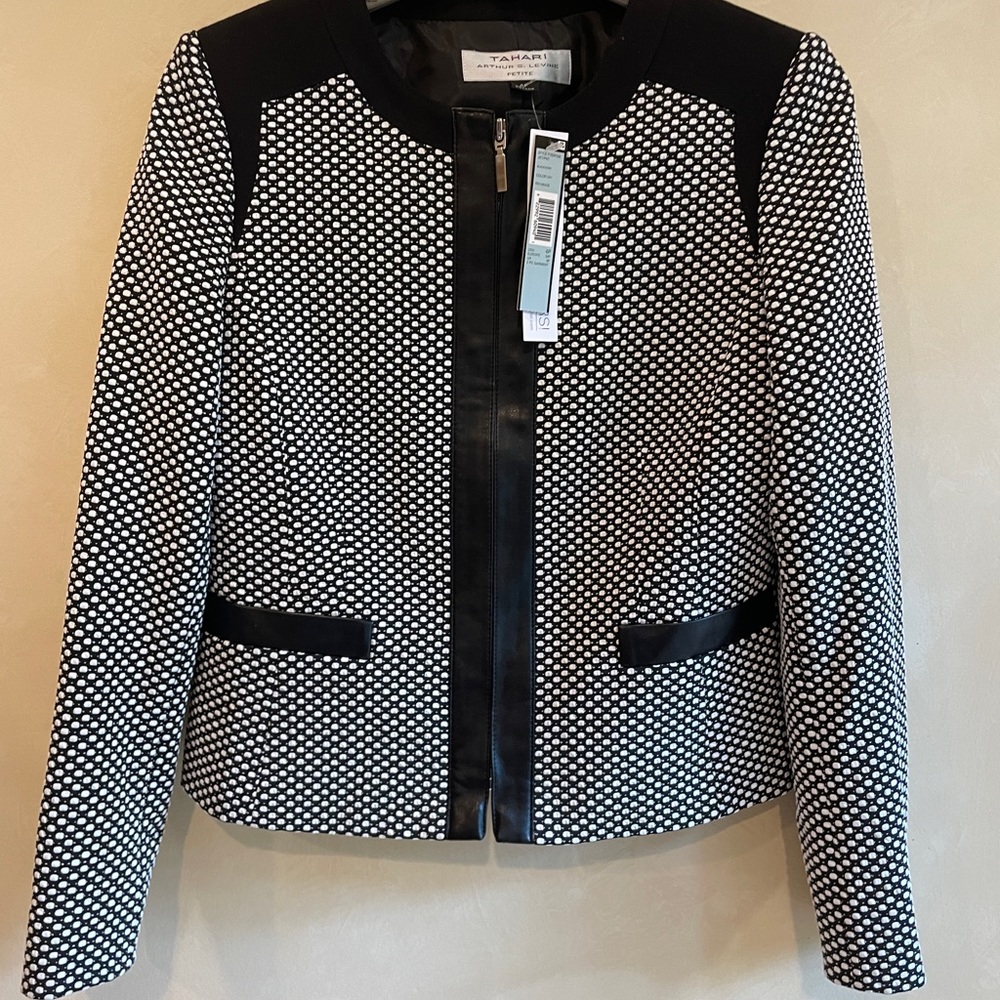 New with Tags Tahari Black and White zippered Cropped Blazer. Size 4Petite